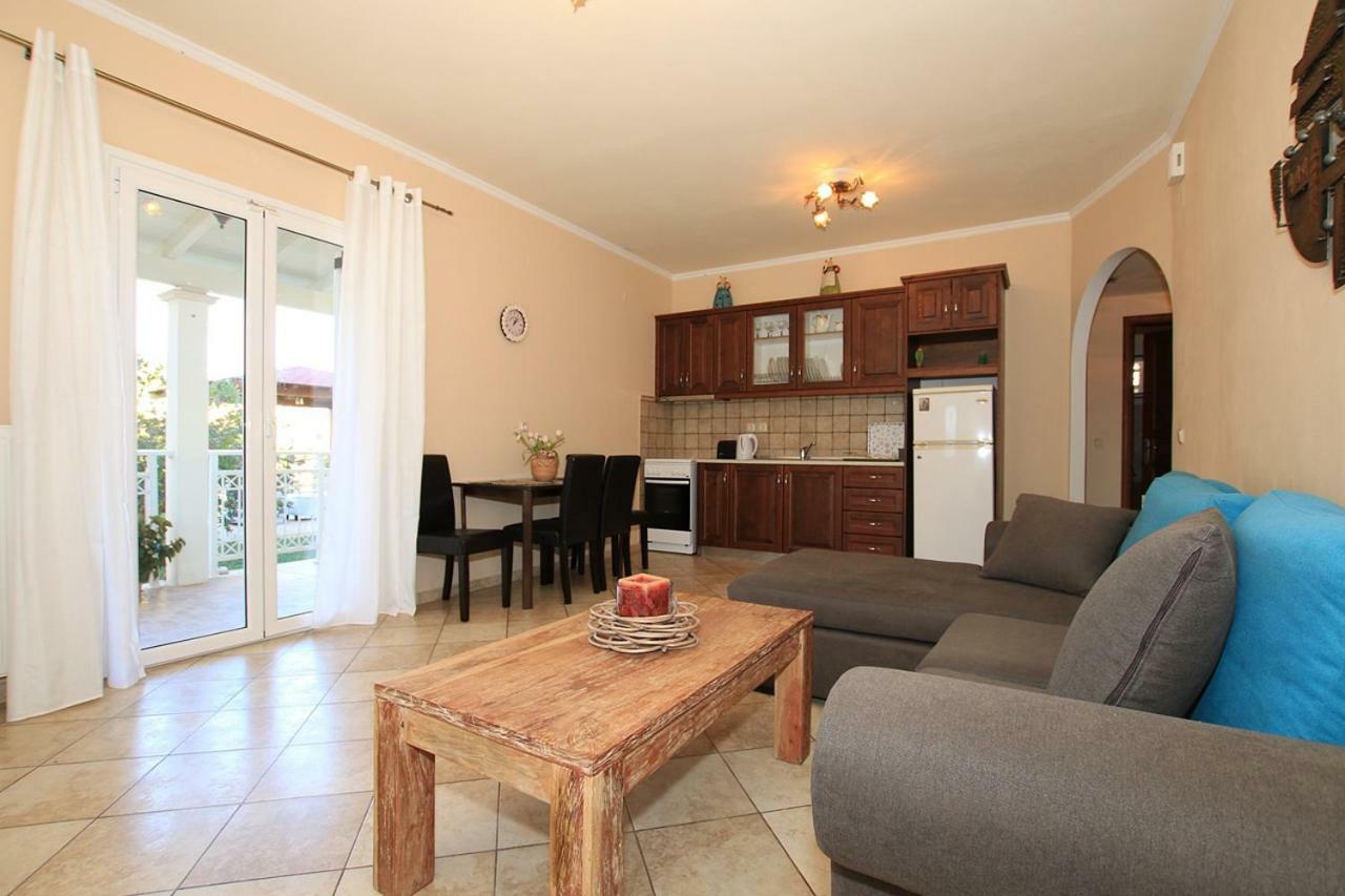 Alex Studios & Apartments Ариллас Экстерьер фото